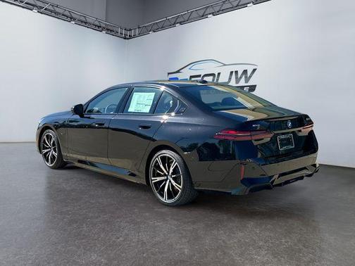 2026 BMW 550e 550e xDrive