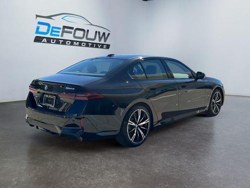 2026 BMW 550e 550e xDrive
