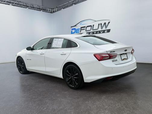 Summit White 2024 Chevrolet Malibu 1LT