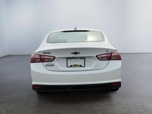 Summit White 2024 Chevrolet Malibu 1LT