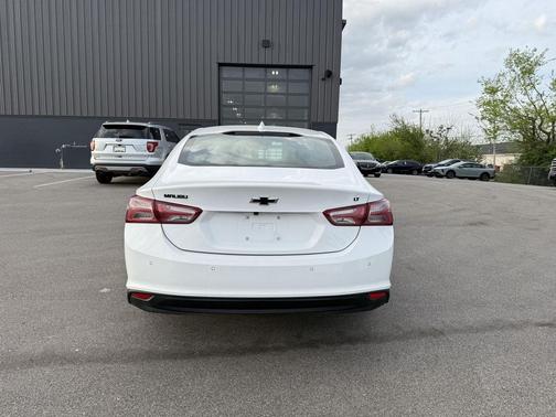 Summit White 2024 Chevrolet Malibu 1LT