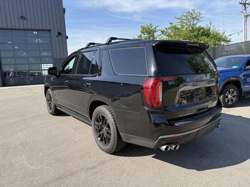 Onyx Black 2023 GMC Yukon 4WD AT4