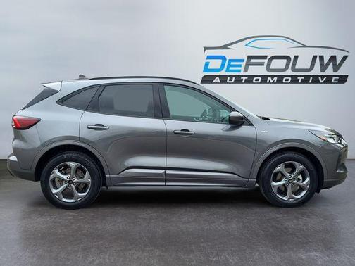 2023 Ford Escape ST-Line Select