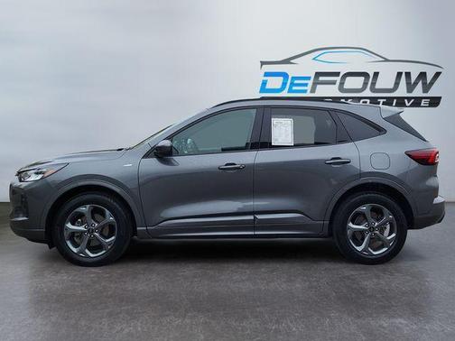2023 Ford Escape ST-Line Select