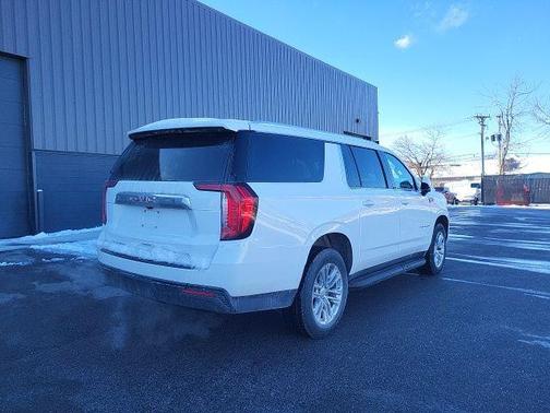 2024 GMC Yukon XL SLE