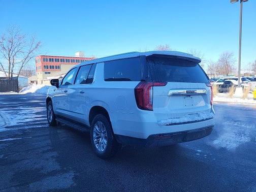 2024 GMC Yukon XL SLE