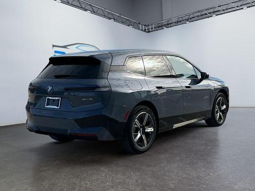 2025 BMW iX xDrive50