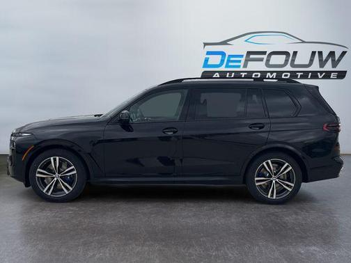 2025 BMW X7 M60i
