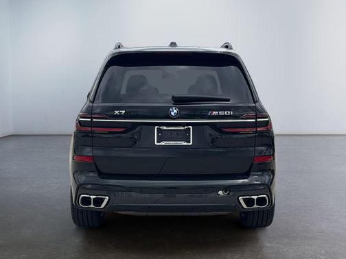 2025 BMW X7 M60i