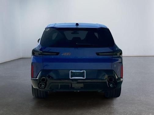 2025 BMW XM Base