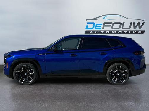 2025 BMW XM Base