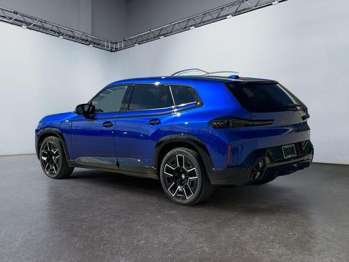 2025 BMW XM Base