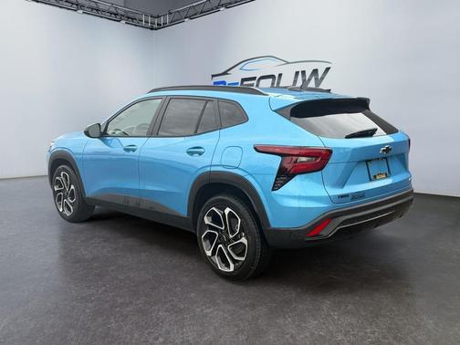 Marina Blue Metallic 2026 Chevrolet Trax FWD 2RS