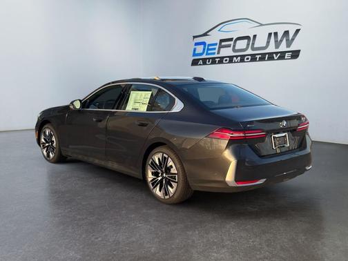 Dark Graphite Metallic 2026 BMW 530 xDrive