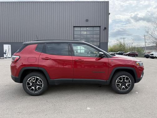 Red Hot Pearlcoat 2025 Jeep Compass Trailhawk