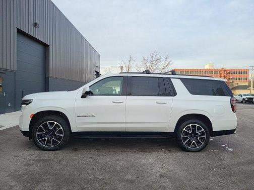 2024 Chevrolet Suburban RST