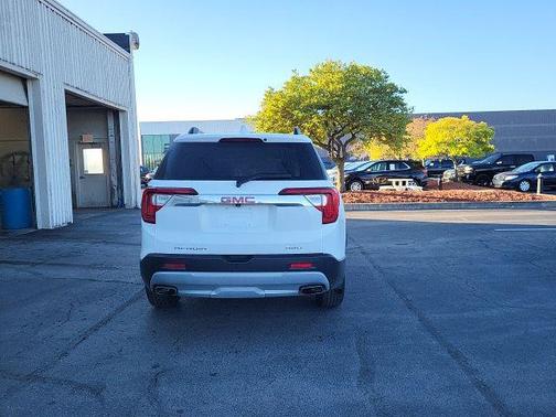 2023 GMC Acadia AWD SLT