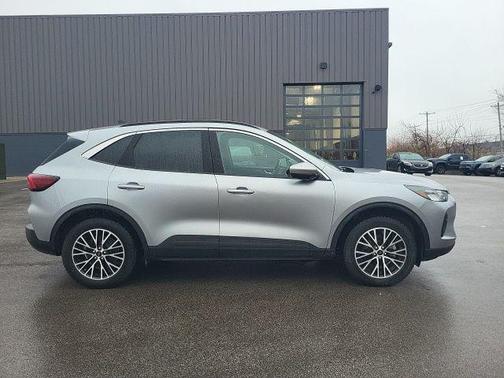 2024 Ford Escape PHEV SE