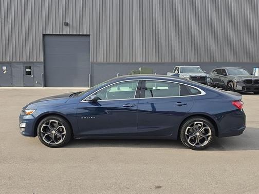 Northsky Blue Metallic 2022 Chevrolet Malibu FWD LT