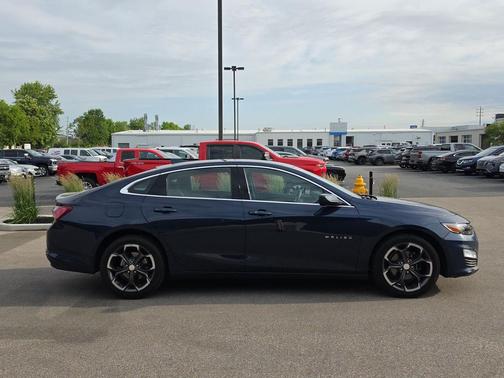 Northsky Blue Metallic 2022 Chevrolet Malibu FWD LT