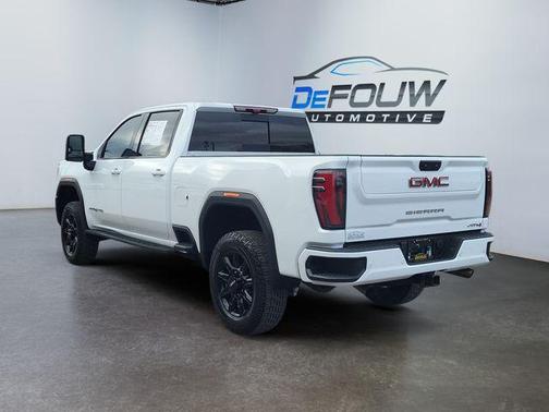 2024 GMC Sierra 2500 AT4