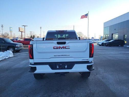2024 GMC Sierra 2500 AT4