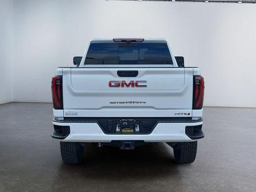 2024 GMC Sierra 2500 AT4