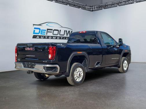 2024 GMC Sierra 2500 SLE