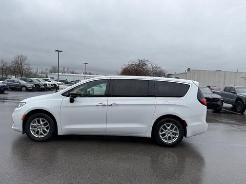 2025 Chrysler Pacifica L