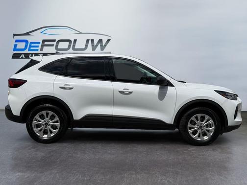 Oxford White 2025 Ford Escape Active