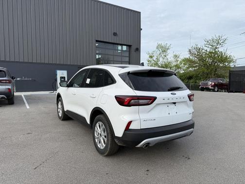 Oxford White 2025 Ford Escape Active