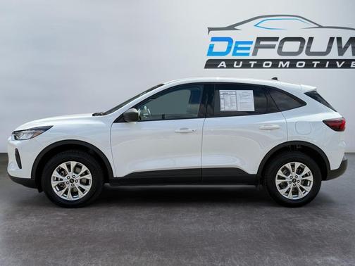 Oxford White 2025 Ford Escape Active