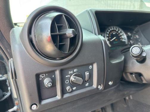 2005 Hummer H2 Base