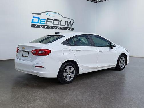 2018 Chevrolet Cruze LS