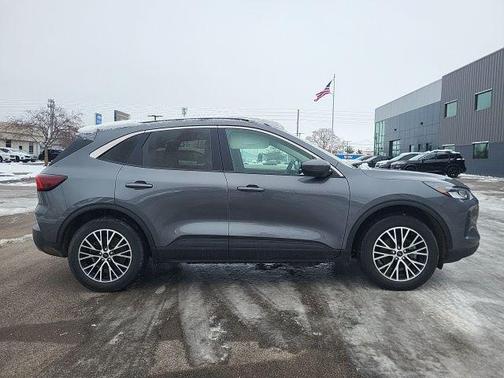 2024 Ford Escape PHEV SE