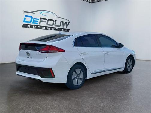 2021 Hyundai IONIQ Hybrid SE