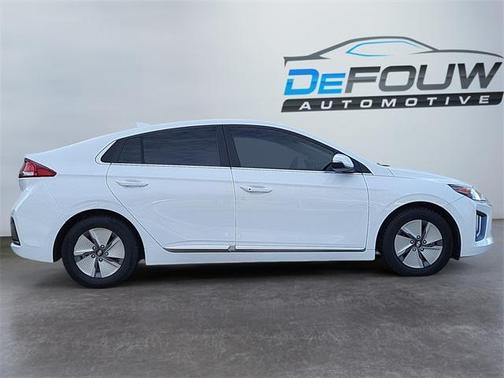 2021 Hyundai IONIQ Hybrid SE