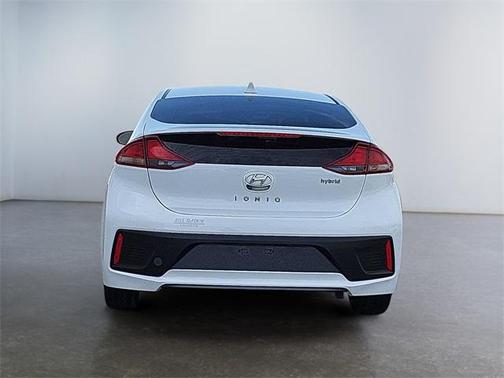 2021 Hyundai IONIQ Hybrid SE