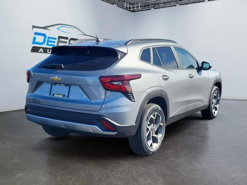 Sterling Gray Metallic 2026 Chevrolet Trax LT