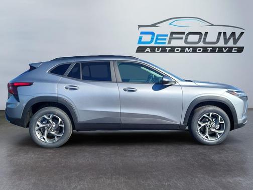 Sterling Gray Metallic 2026 Chevrolet Trax LT