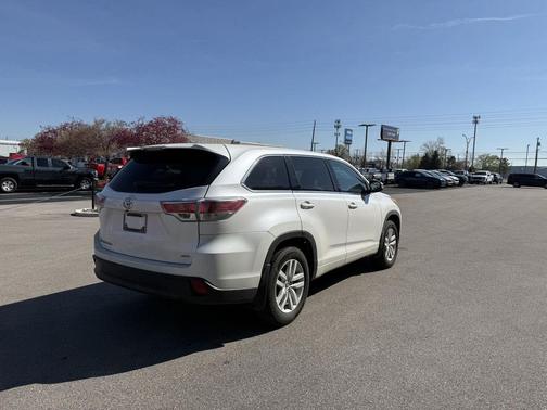 Blizzard Pearl 2016 Toyota Highlander LE