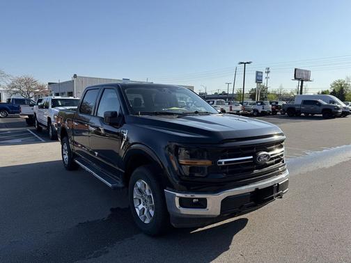 Agate Black 2025 Ford F-150 XLT