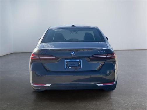 2025 BMW 530 i xDrive