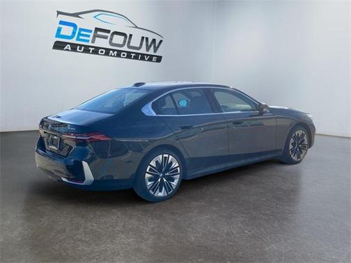 2025 BMW 530 i xDrive