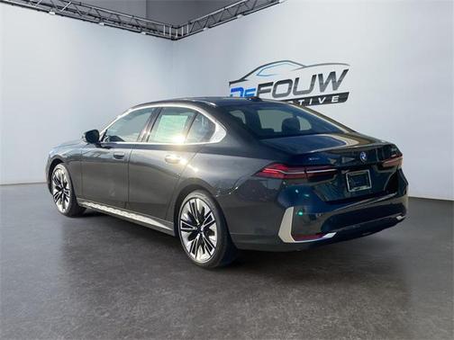 2025 BMW 530 i xDrive