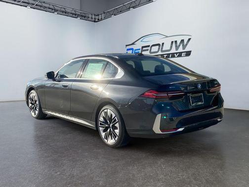 2025 BMW 530 i xDrive