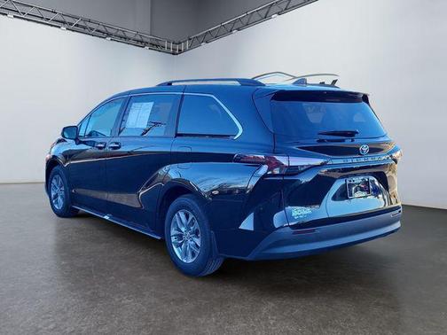 2025 Toyota Sienna XSE 7 Passenger
