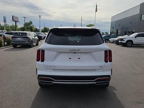 Glacial White Pearl 2023 Kia Sorento SX