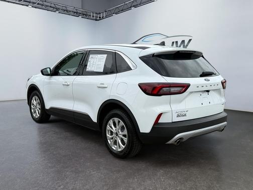 Oxford White 2024 Ford Escape Active