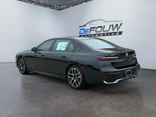 2025 BMW 740 i xDrive